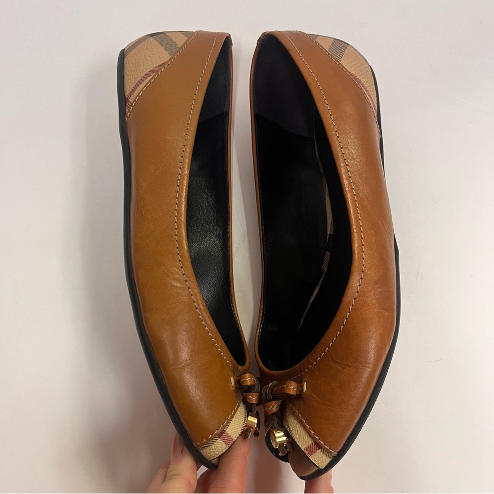 Burberry Bicolor Romsey Peep Toe Ballet Flats Size 38 - Picture 10 of 11